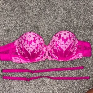 Victoria’s Secret Floral Lace Pink Bra with removable Straps